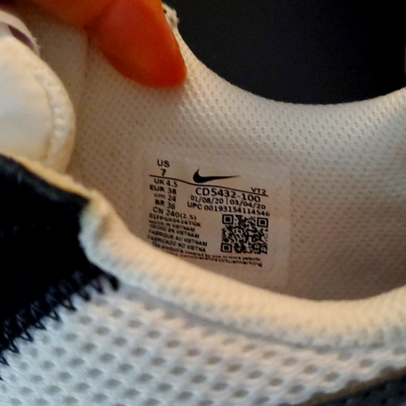 Brand New Womens Nike Air Max Size 7 (NO LONGER HAVE THE BOX) - Picture 7 of 9